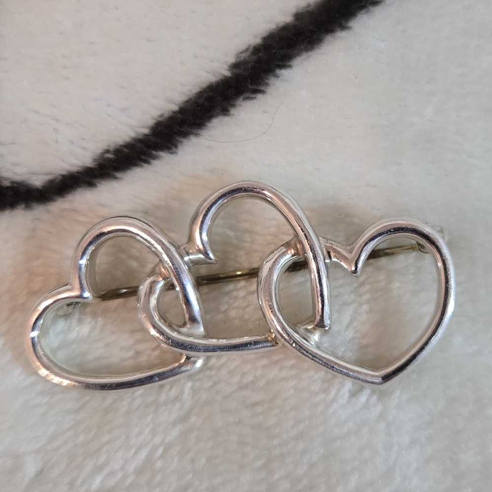 💯 Authentic Tiffany & Co. Sterling Silver 925 Triple Open Heart Brooch Pin